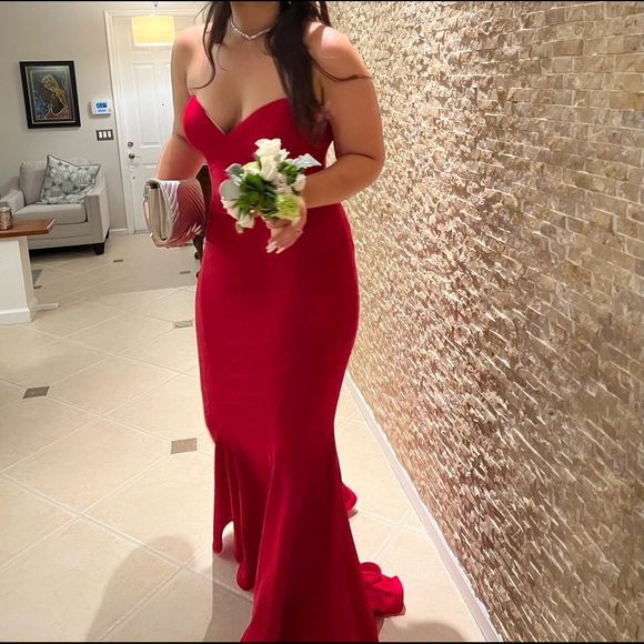 Stunning La Femme Strapless Bustier Mermaid Gown - Picture 8 of 14